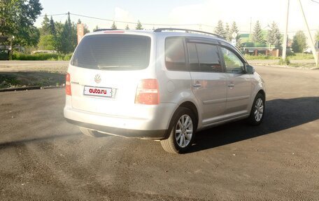 Volkswagen Touran III, 2005 год, 700 000 рублей, 3 фотография