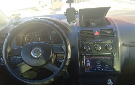 Volkswagen Touran III, 2005 год, 700 000 рублей, 6 фотография