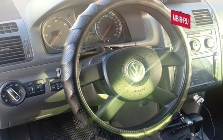 Volkswagen Touran III, 2005 год, 700 000 рублей, 5 фотография