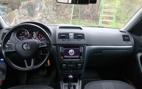 Skoda Yeti I рестайлинг, 2017 год, 1 890 000 рублей, 10 фотография