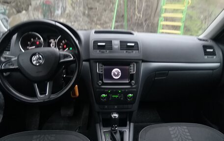 Skoda Yeti I рестайлинг, 2017 год, 1 890 000 рублей, 9 фотография