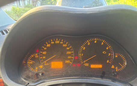 Toyota Avensis III рестайлинг, 2004 год, 925 000 рублей, 9 фотография