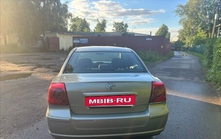 Toyota Avensis III рестайлинг, 2004 год, 925 000 рублей, 4 фотография