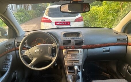 Toyota Avensis III рестайлинг, 2004 год, 925 000 рублей, 8 фотография