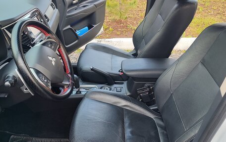 Mitsubishi Outlander III рестайлинг 3, 2013 год, 1 650 000 рублей, 18 фотография