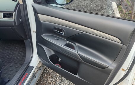 Mitsubishi Outlander III рестайлинг 3, 2013 год, 1 650 000 рублей, 20 фотография