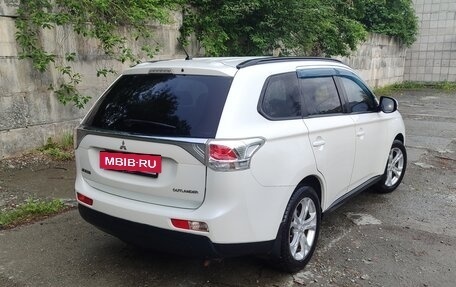 Mitsubishi Outlander III рестайлинг 3, 2013 год, 1 650 000 рублей, 8 фотография