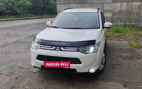 Mitsubishi Outlander III рестайлинг 3, 2013 год, 1 650 000 рублей, 6 фотография
