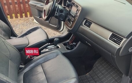 Mitsubishi Outlander III рестайлинг 3, 2013 год, 1 650 000 рублей, 19 фотография