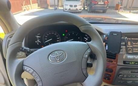 Toyota Land Cruiser 100 рестайлинг 2, 2006 год, 3 550 000 рублей, 12 фотография