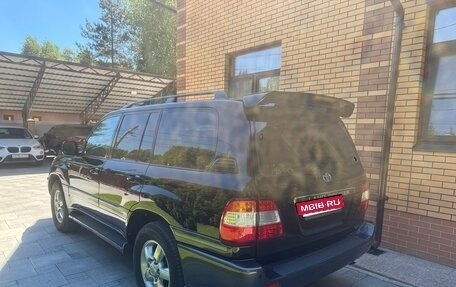 Toyota Land Cruiser 100 рестайлинг 2, 2006 год, 3 550 000 рублей, 6 фотография