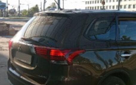 Mitsubishi Outlander III рестайлинг 3, 2015 год, 1 550 000 рублей, 14 фотография