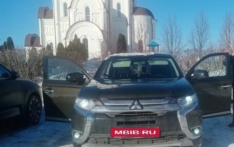 Mitsubishi Outlander III рестайлинг 3, 2015 год, 1 550 000 рублей, 18 фотография