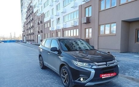 Mitsubishi Outlander III рестайлинг 3, 2015 год, 1 550 000 рублей, 8 фотография