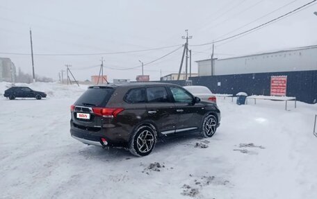 Mitsubishi Outlander III рестайлинг 3, 2015 год, 1 550 000 рублей, 19 фотография