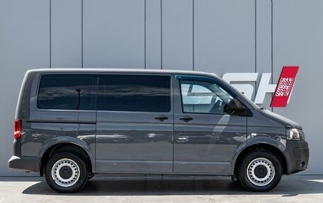 Volkswagen Caravelle T5, 2013 год, 2 135 000 рублей, 5 фотография