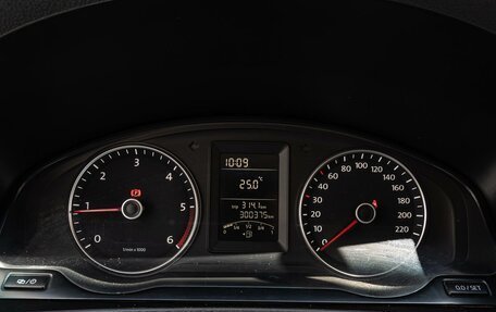 Volkswagen Caravelle T5, 2013 год, 2 135 000 рублей, 14 фотография
