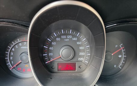 KIA Rio III рестайлинг, 2014 год, 700 000 рублей, 17 фотография