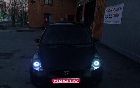 Honda Fit III, 2001 год, 410 000 рублей, 2 фотография