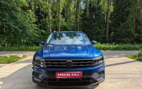 Volkswagen Tiguan II, 2018 год, 3 000 000 рублей, 1 фотография