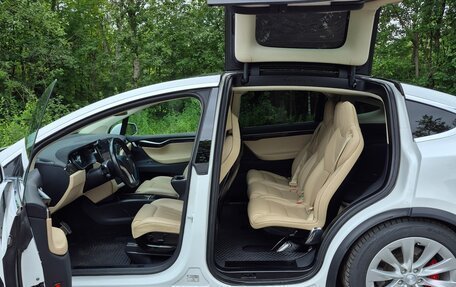 Tesla Model X I, 2016 год, 4 000 000 рублей, 9 фотография