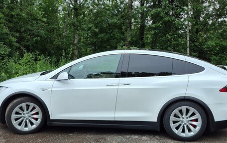 Tesla Model X I, 2016 год, 4 000 000 рублей, 3 фотография