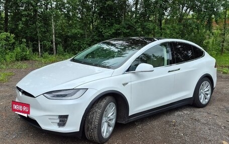 Tesla Model X I, 2016 год, 4 000 000 рублей, 2 фотография