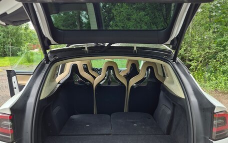 Tesla Model X I, 2016 год, 4 000 000 рублей, 10 фотография