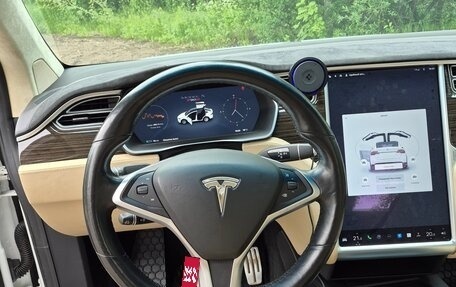 Tesla Model X I, 2016 год, 4 000 000 рублей, 12 фотография
