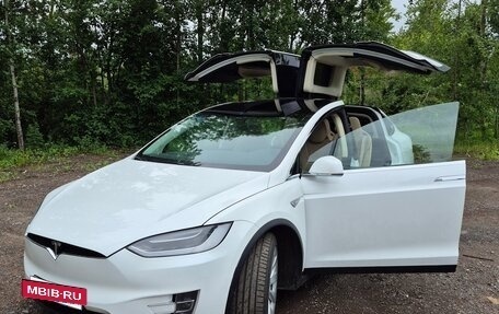 Tesla Model X I, 2016 год, 4 000 000 рублей, 11 фотография