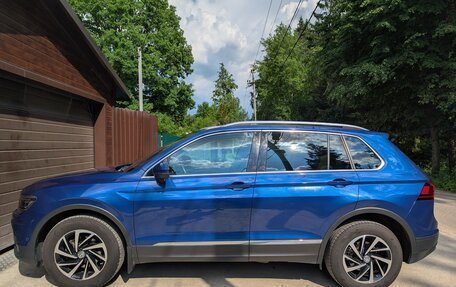 Volkswagen Tiguan II, 2018 год, 3 000 000 рублей, 4 фотография