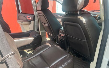 Cadillac Escalade III, 2010 год, 999 000 рублей, 12 фотография