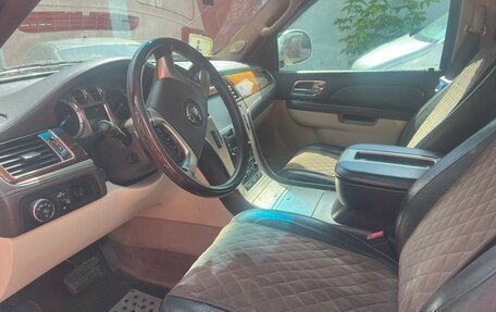 Cadillac Escalade III, 2010 год, 999 000 рублей, 10 фотография