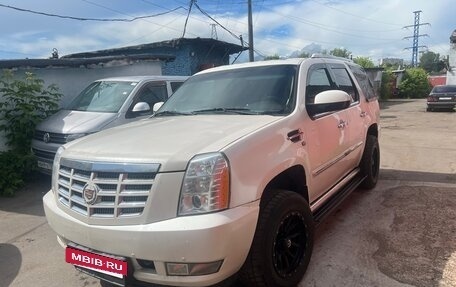 Cadillac Escalade III, 2010 год, 999 000 рублей, 2 фотография