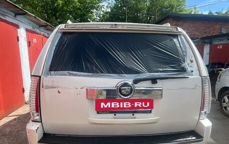 Cadillac Escalade III, 2010 год, 999 000 рублей, 5 фотография