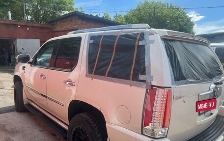 Cadillac Escalade III, 2010 год, 999 000 рублей, 4 фотография