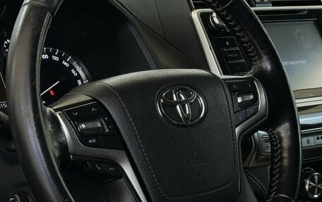 Toyota Land Cruiser Prado 150 рестайлинг 2, 2019 год, 4 175 000 рублей, 13 фотография
