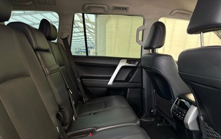 Toyota Land Cruiser Prado 150 рестайлинг 2, 2019 год, 4 175 000 рублей, 15 фотография