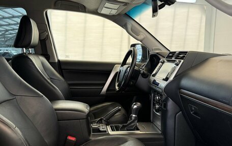 Toyota Land Cruiser Prado 150 рестайлинг 2, 2019 год, 4 175 000 рублей, 14 фотография