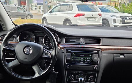 Skoda Superb III рестайлинг, 2013 год, 1 350 000 рублей, 21 фотография