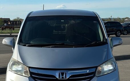 Honda Freed I, 2013 год, 940 000 рублей, 4 фотография