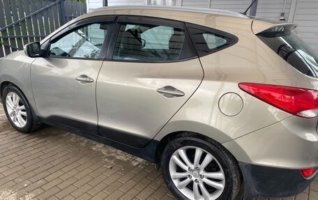 Hyundai ix35 I рестайлинг, 2011 год, 990 000 рублей, 2 фотография