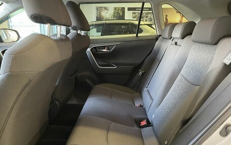 Toyota RAV4, 2020 год, 2 430 000 рублей, 9 фотография