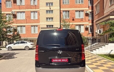 Hyundai H-1 II рестайлинг, 2018 год, 2 300 000 рублей, 1 фотография