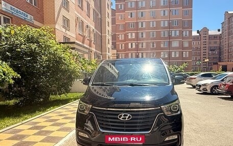 Hyundai H-1 II рестайлинг, 2018 год, 2 300 000 рублей, 4 фотография