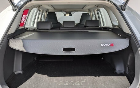 Toyota RAV4, 2024 год, 4 000 000 рублей, 10 фотография