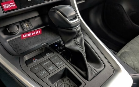 Toyota RAV4, 2024 год, 4 000 000 рублей, 28 фотография