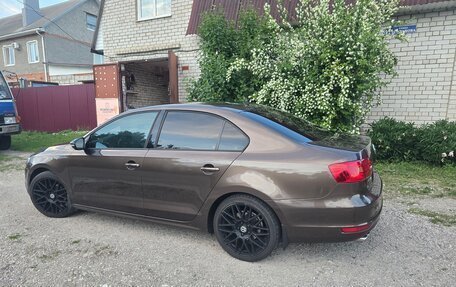 Volkswagen Jetta VI, 2011 год, 900 000 рублей, 5 фотография