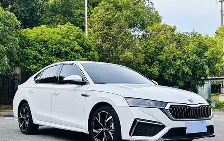 Skoda Octavia IV, 2023 год, 1 960 000 рублей, 3 фотография