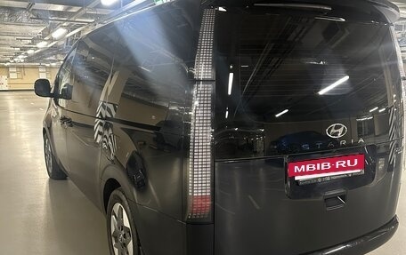 Hyundai Staria, 2021 год, 4 300 000 рублей, 5 фотография